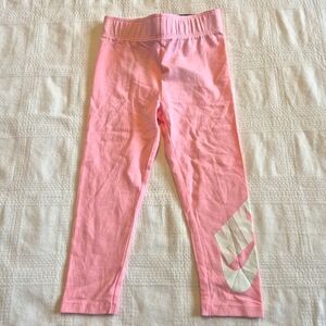 Nike girls size 3T pink elastic waisted leggings, new just wrinkly